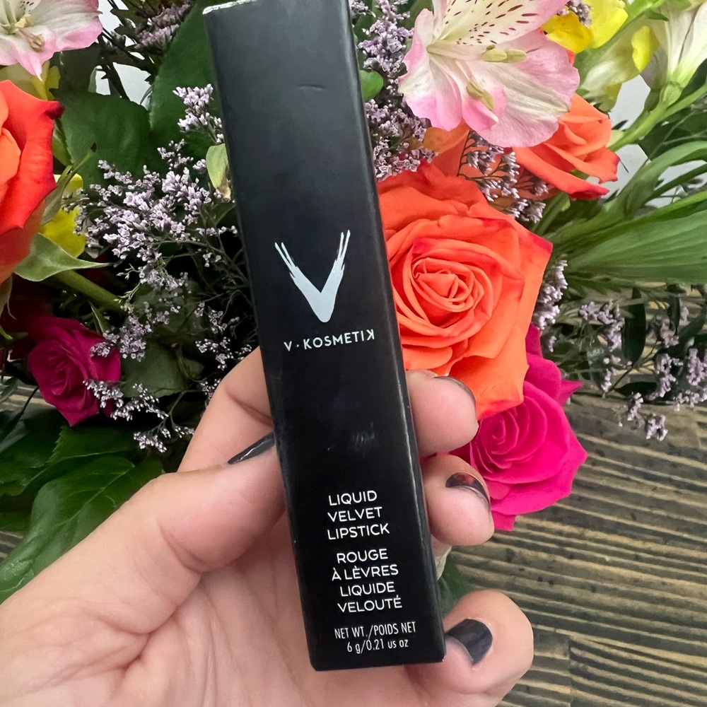 Liquid Velvet Lipstick - Black